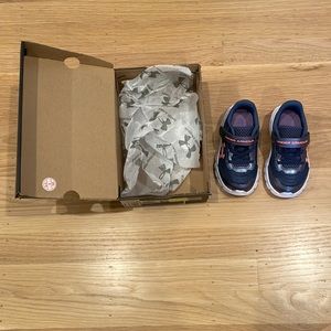 New in box girls Under Armour sneaker - size 7K